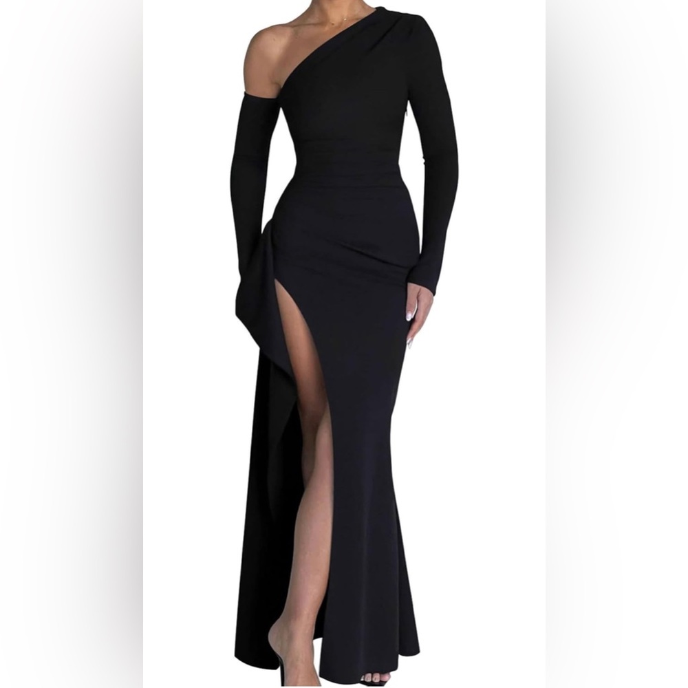 Elegant Black One Shoulder Dress New no tag